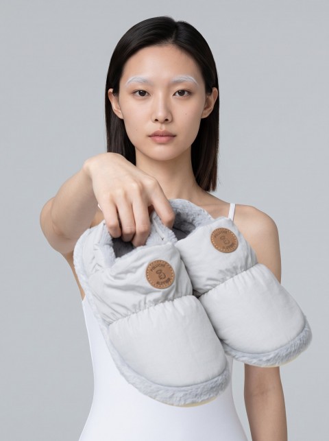PELUCHE KADIN GRİ EV AYAKKABISI DERİ ETİKET